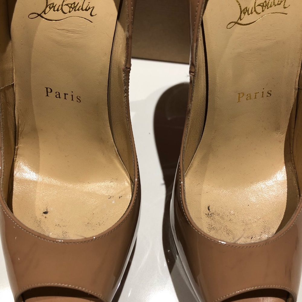 Christian Louboutin Lady Peep Nude Patent Leather- Size 38.5 - Picture 4 of 8